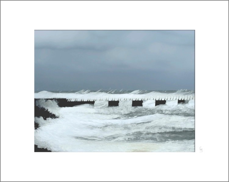 Les Fermes I - Orage, photographie de la série Vibrations de Franck Dumas, tirage en vente à la galerie La Goélette du Goéland